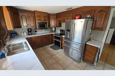 142 Marion Cir, Ludlow, MA 01056 - Photo 15
