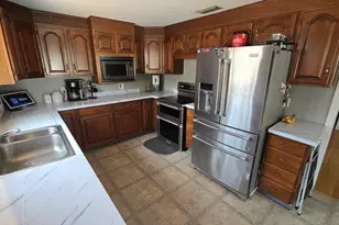 142 Marion Cir, Ludlow, MA 01056 - Photo 15