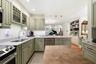 306 Country Side Rd, Greenfield, MA 01301 - Photo 5