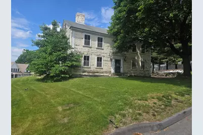 19 Ash St, Marlborough, MA 01752 - Photo 1