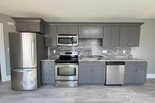 28 King St, Westfield, MA 01085 - Photo 1