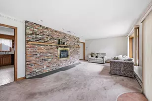 53 Hampden Rd, East Longmeadow, MA 01028 - Photo 9