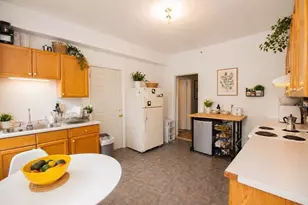 10 Davis Ave, Brookline, MA 02445 - Photo 7