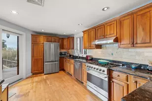 12 Andrews St, Gloucester, MA 01930 - Photo 9