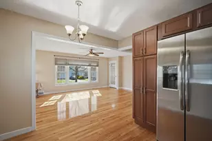 210 Winton St, Springfield, MA 01118 - Photo 7