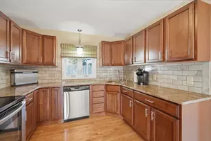 210 Winton St, Springfield, MA 01118 - Photo 5