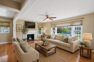 210 Winton St, Springfield, MA 01118 - Photo 9