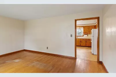 11 Cromie St, Clinton, MA 01510 - Photo 5