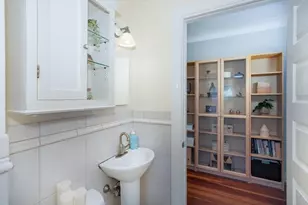 1064 Beacon St, Brookline, MA 02446 - Photo 25