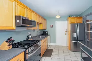 1064 Beacon St, Brookline, MA 02446 - Photo 11