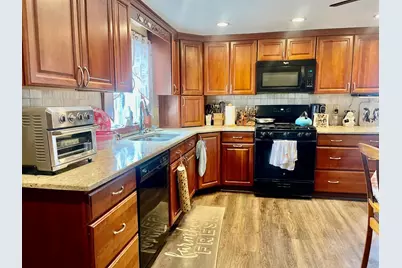 72 North Wheaton Avenue, Seekonk, MA 02771 - Photo 11