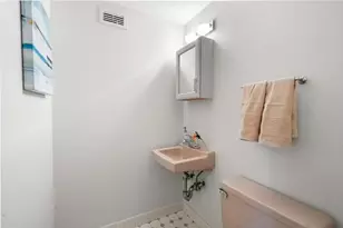 60 Longwood Ave, Brookline, MA 02446 - Photo 17