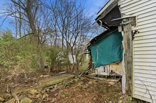 147 Plymouth St, Carver, MA 02330 - Photo 15