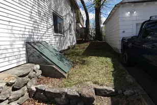 98 Maple St, Gardner, MA 01440 - Photo 27