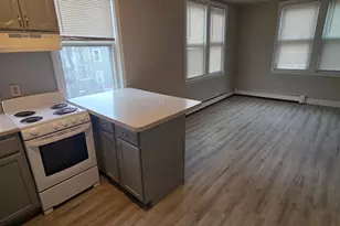 37 Walnut Ave, Revere, MA 02151 - Photo 3
