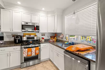 883 Grinnell St, Fall River, MA 02721 - Photo 17