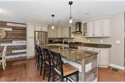 32-1/2 E Howland Rd, Freetown, MA 02717 - Photo 13
