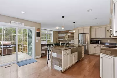 32-1/2 E Howland Rd, Freetown, MA 02717 - Photo 11