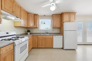 43 Robin Rd, Worcester, MA 01604 - Photo 9