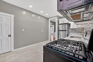 129 Harrishof, Boston, MA 02121 - Photo 1