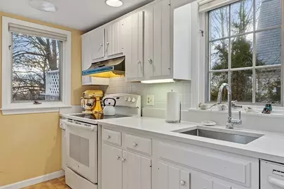 31 Barnard Rd, Worcester, MA 01605 - Photo 11