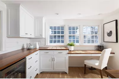 191 Newton St, Brookline, MA 02445 - Photo 5