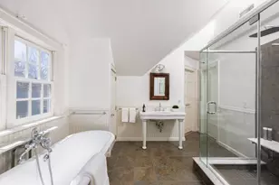 191 Newton St, Brookline, MA 02445 - Photo 15