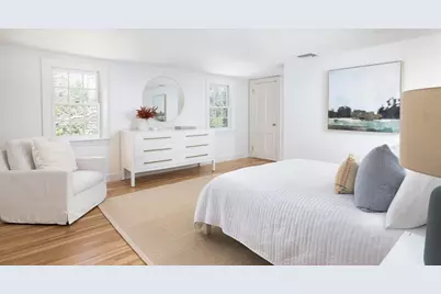 191 Newton St, Brookline, MA 02445 - Photo 17