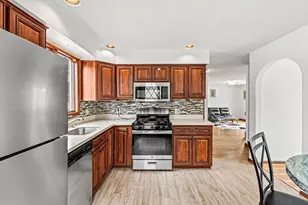 19 Rosewood Ave, Billerica, MA 01821 - Photo 3