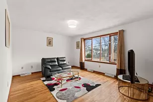 19 Rosewood Ave, Billerica, MA 01821 - Photo 9