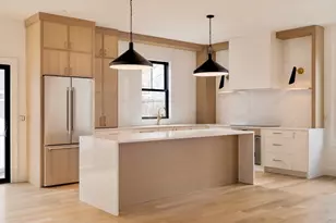 17 S Waverly St, Boston, MA 02135 - Photo 9