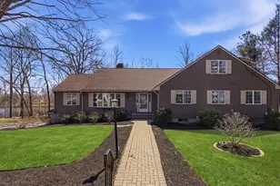 28 Lancelot Ct, Norwood, MA 02062 - Photo 1