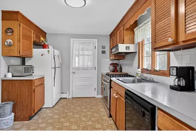 14 Mohawk Dr, Northborough, MA 01532 - Photo 5