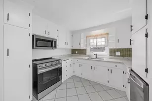 525 Winthrop St, Medford, MA 02155 - Photo 9