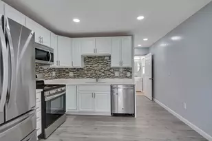 101 Laurie Ln, Lowell, MA 01854 - Photo 7