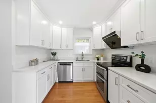 75 Tufts St, Arlington, MA 02474 - Photo 11