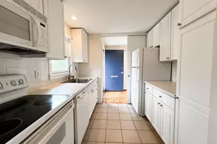 11 Oak St, Wellesley, MA 02482 - Photo 9