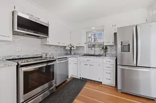 32 Indian Lake Pkwy, Worcester, MA 01605 - Photo 9