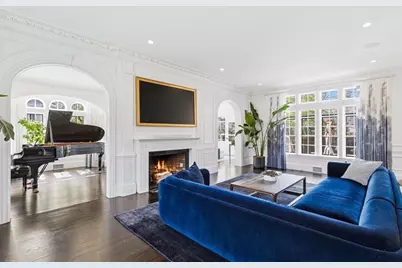 98 Carlton St, Brookline, MA 02446 - Photo 3