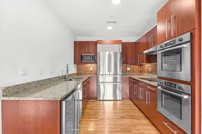 310 Hammond Pond Pkwy #301, Brookline, MA 02467 - Photo 5