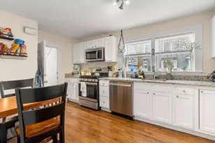 34 R Clyde, Somerville, MA 02145 - Photo 3