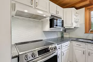 6 Pheasant Ln, South Hadley, MA 01075 - Photo 9