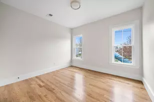 16 Harbor View St, Boston, MA 02125 - Photo 13