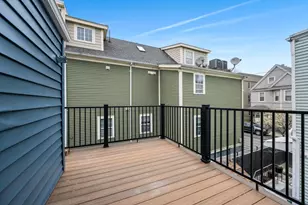 16 Harbor View St, Boston, MA 02125 - Photo 17
