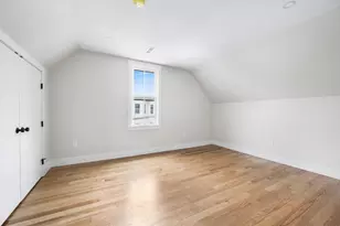 16 Harbor View St, Boston, MA 02125 - Photo 15