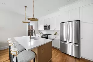 14 Harbor View St, Boston, MA 02125 - Photo 1