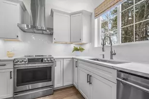 28 Oxbow Rd, Raynham, MA 02767 - Photo 5