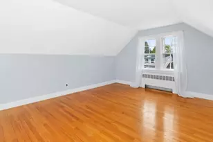 31 Oakledge Rd, Waltham, MA 02452 - Photo 23