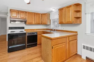31 Oakledge Rd, Waltham, MA 02452 - Photo 3