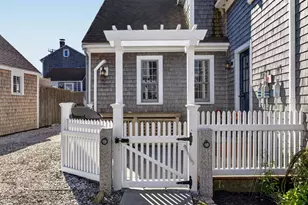 1 Atlantic Ave, Provincetown, MA 02657 - Photo 37
